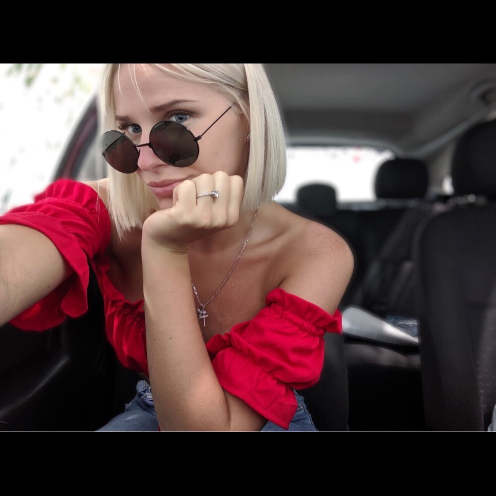 Red summer lantern off shoulder strapless crop top - Picture 5 of 6